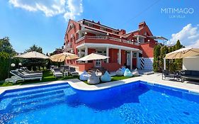Lux Villa Mitimago